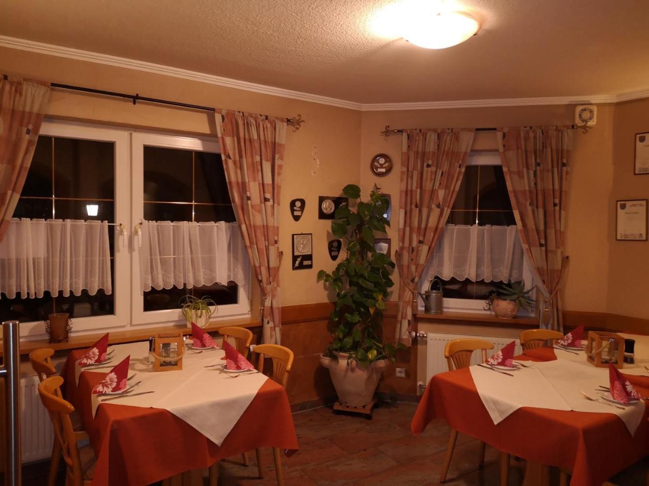 Gasthaus "Zur Alten Dorfschmiede" Metterich Extérieur photo